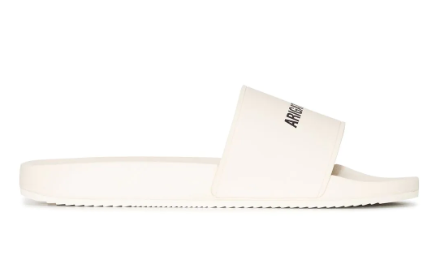 Axel Arigato
logo-print slides