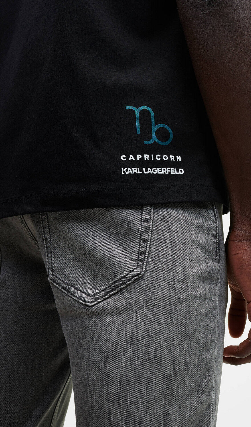 IKONIK ZODIAC CAPRICORN T-SHIRT