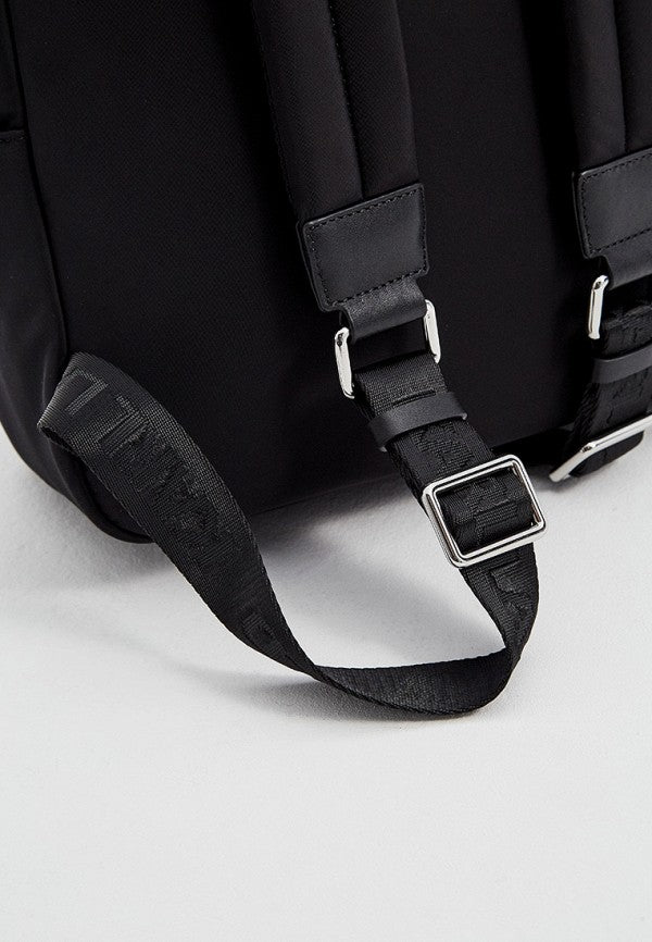 Karl Lagerfeld
21 rue st-Guillaume backpack